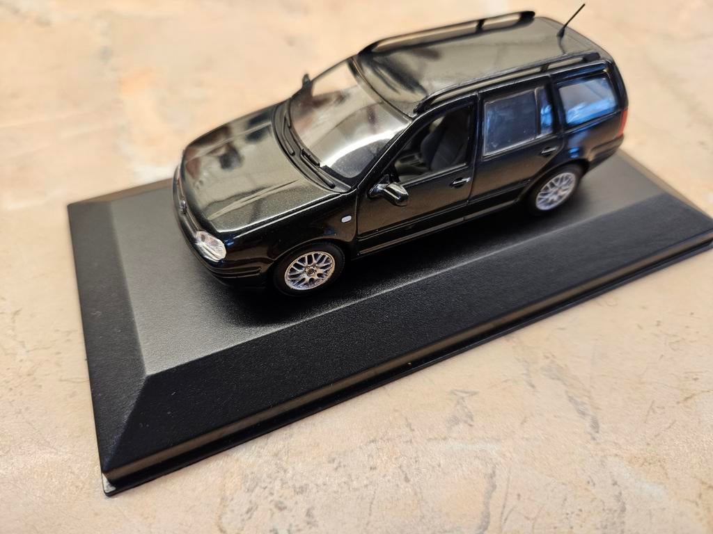 Minichamps Volkswagen Golf IV Variant 1:43, Hobby en Vrije tijd, Modelauto's | 1:43, Ophalen of Verzenden, Zo goed als nieuw, Auto