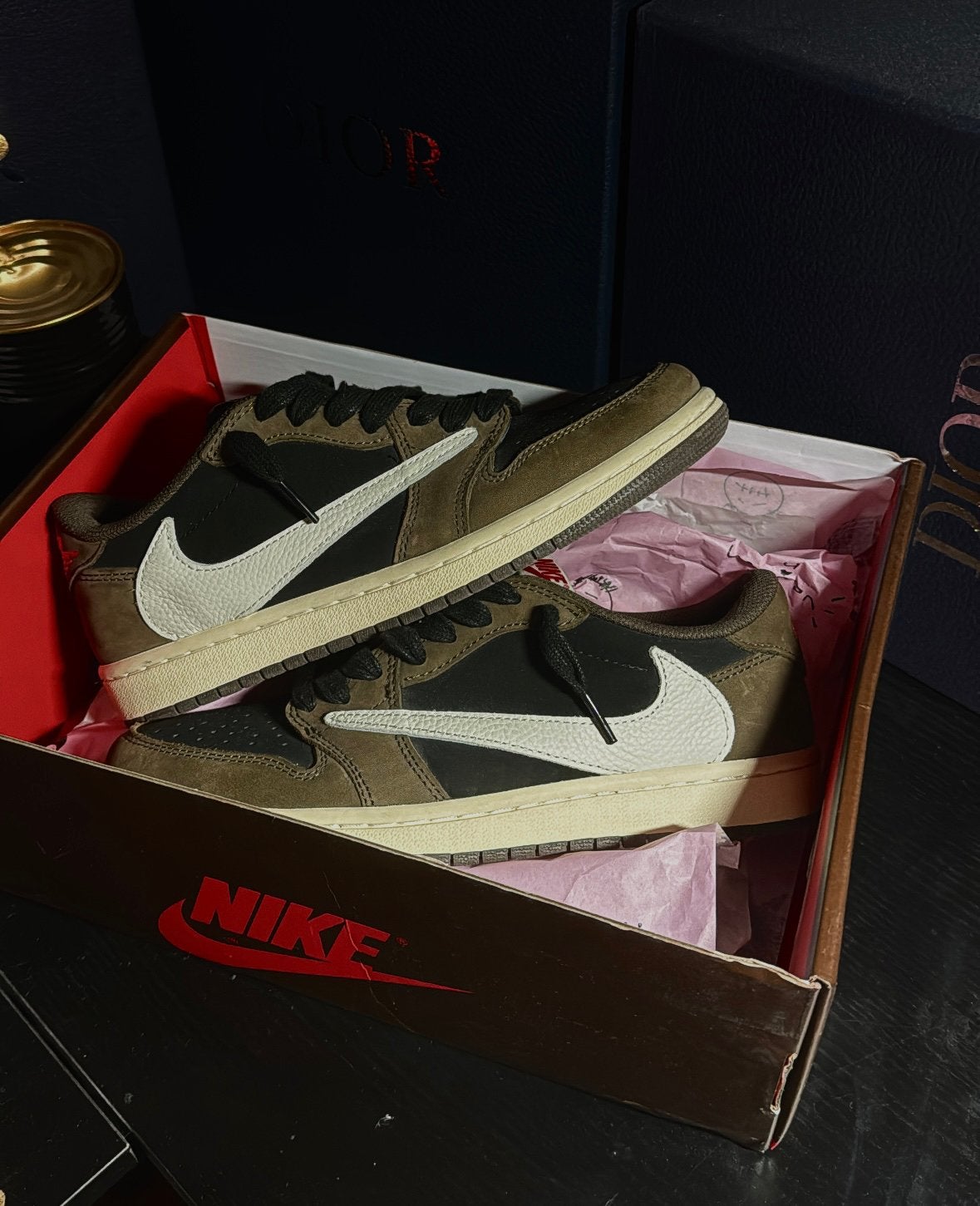 Travis Scott x Nike Jordan 1 Low - Maat 40,5 - Zgan, Kleding | Dames, Ophalen of Verzenden, Zo goed als nieuw, Bruin, Sneakers of Gympen