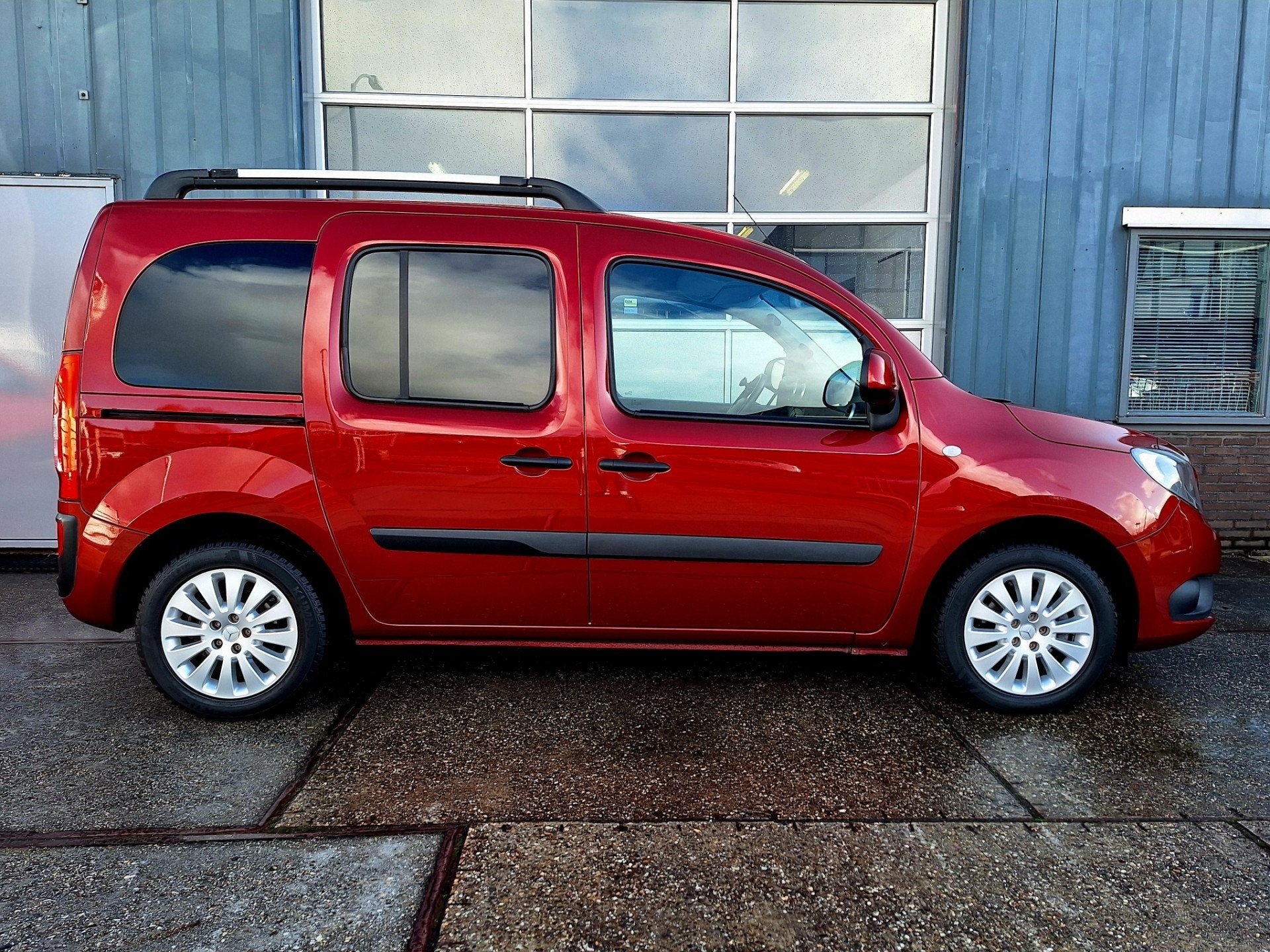 Mercedes-Benz Citan 112 Ambiente, Aangepaste invalide-Auto!, Stof, Geïmporteerd, 16 km/l, Rood