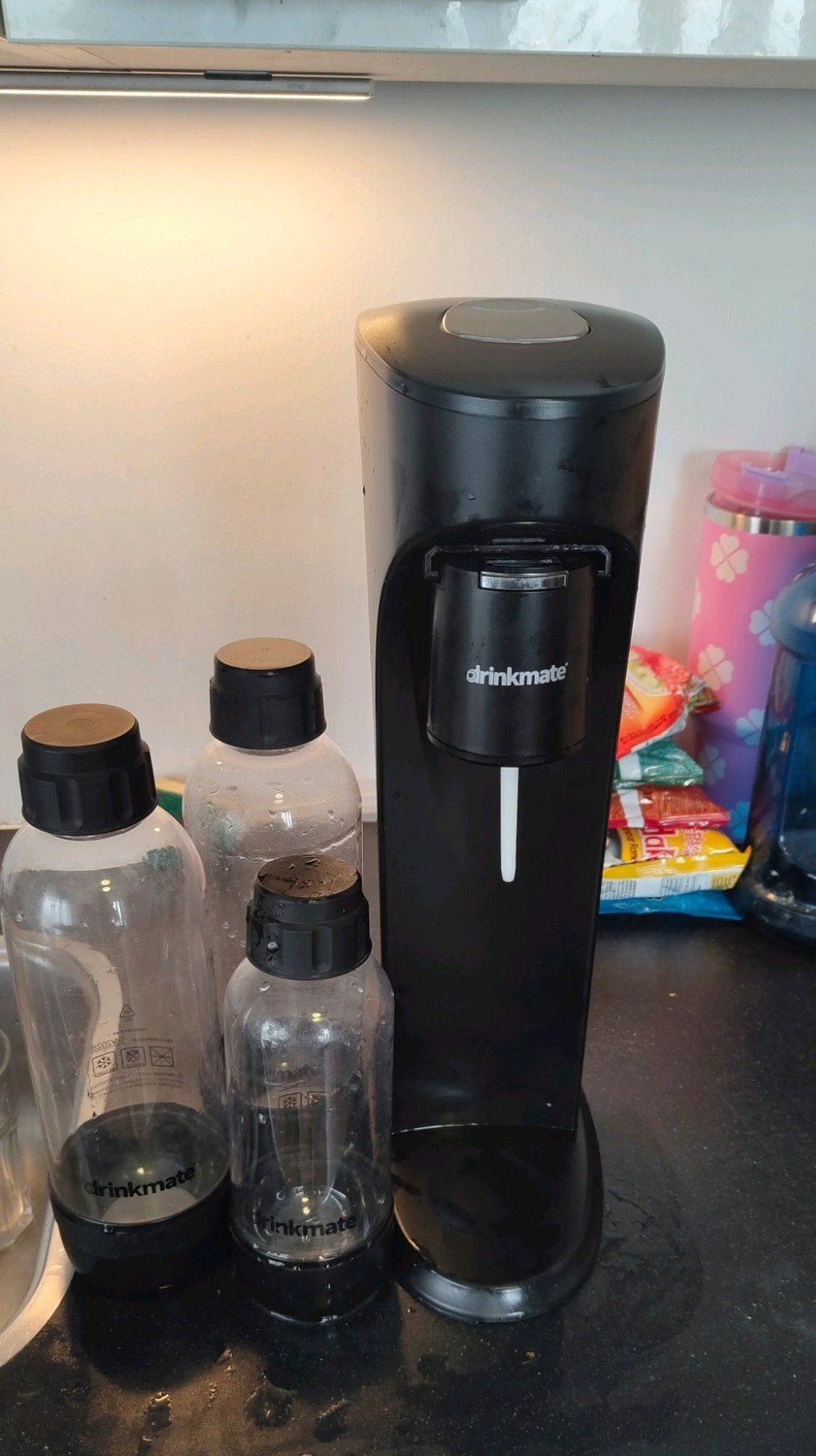 Drink mate water carbonator with Co2 Tank and 3 bottles, Ophalen, Zo goed als nieuw