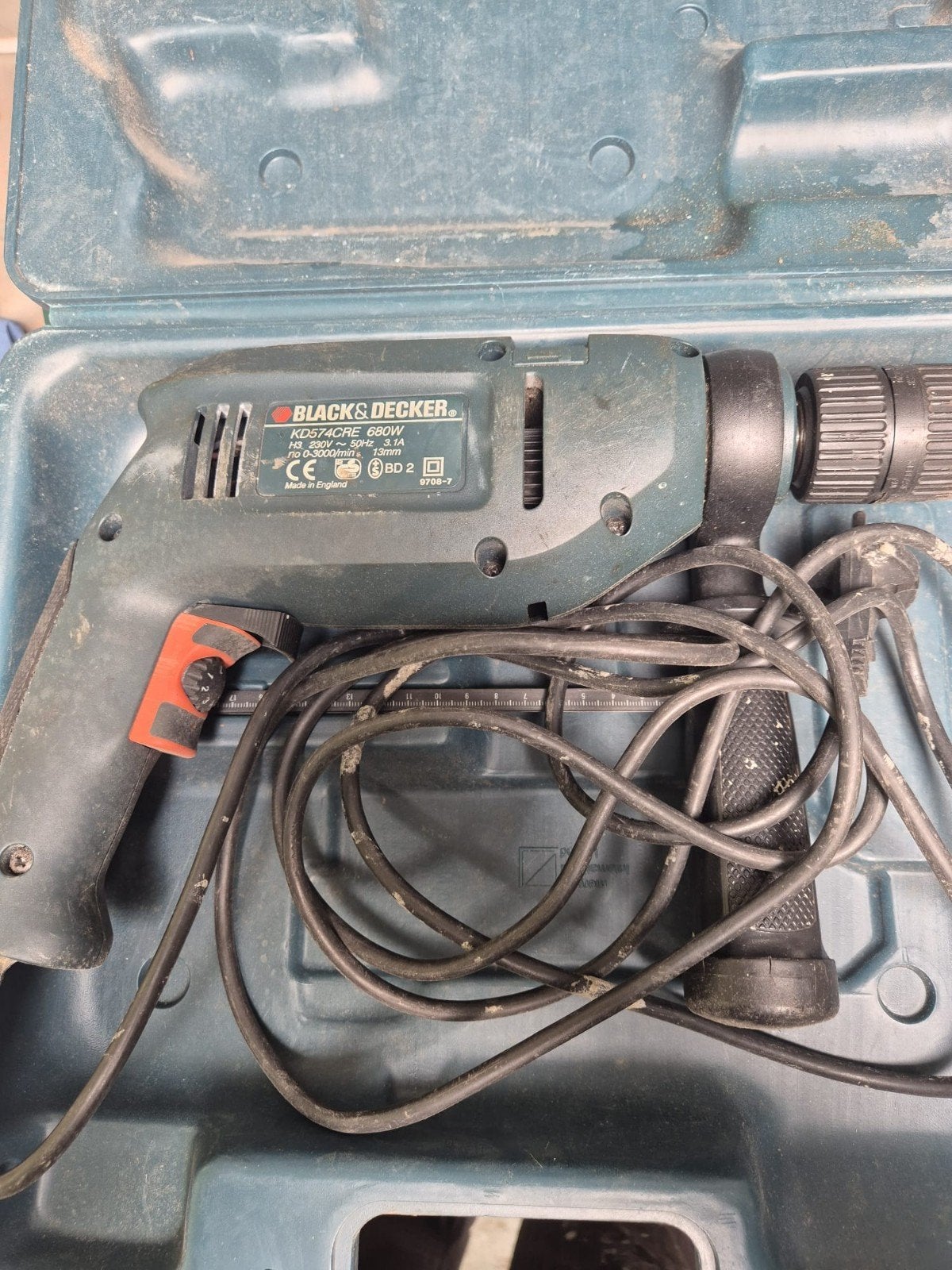 BLACK&DECKER KD574CRE Boormachine 680 watt, Boormachine, Ophalen of Verzenden, Klopboormechanisme, Gebruikt