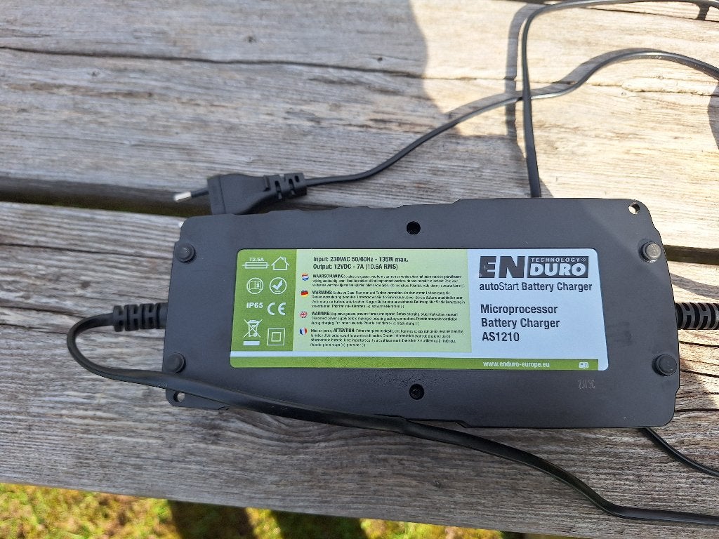 Perfecte Enduro microprocessor acculader, Auto-onderdelen, Accu's en Toebehoren, Ophalen, Gebruikt