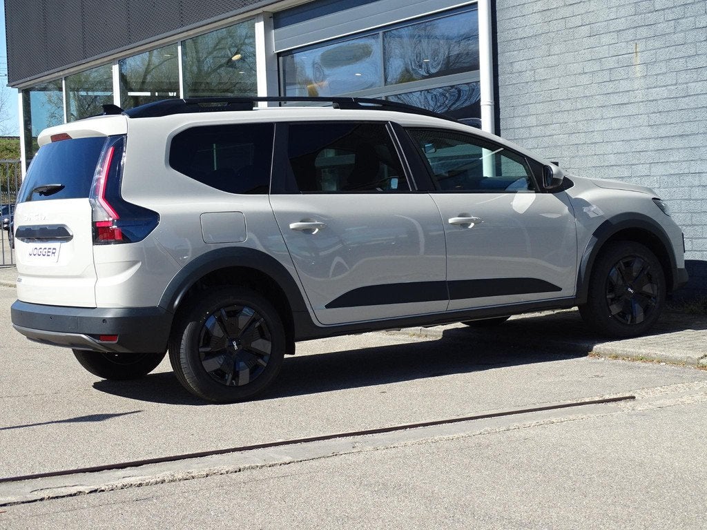 Dacia Jogger 1.0 TCe 110 expression 7p NU 7 JAAR GARANTIE! /, Auto's, Dacia, Voorwielaandrijving, Stof, Met garantie (alle), 7 stoelen
