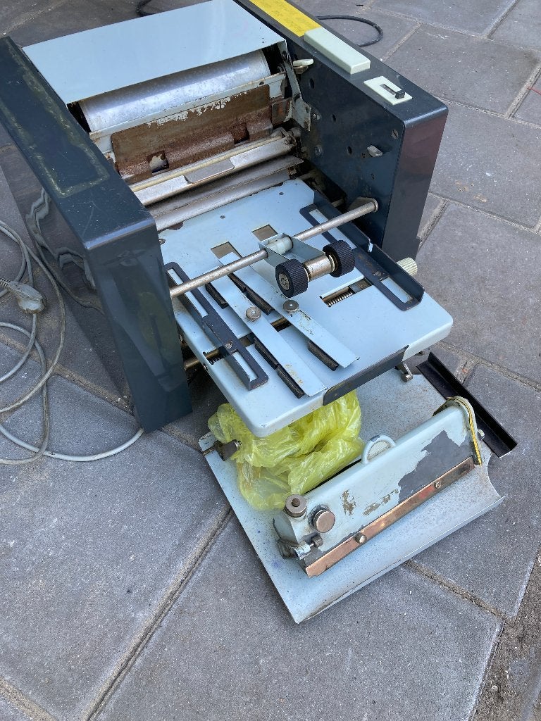 Geha 406 S vloeistofduplicator, Ophalen