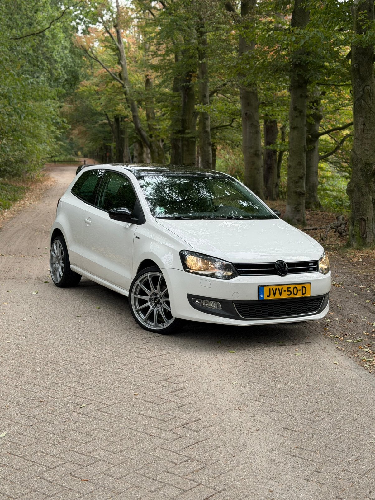 Volkswagen polo 1.2 | PANO | apple carplay| cruise control, Auto's, Voorwielaandrijving, Zwart, 4 cilinders, Leder en Stof