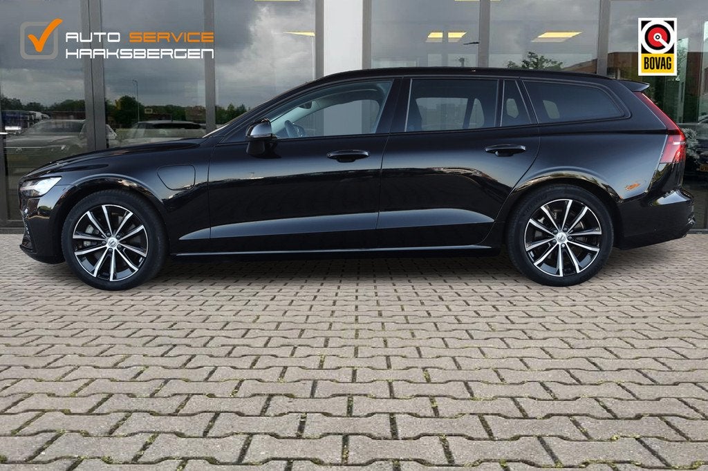 Volvo V60 2.0 T6 Plug-in hybrid AWD R-Design | Trekhaak | Me, Automaat, Gebruikt, 4 cilinders, Zwart