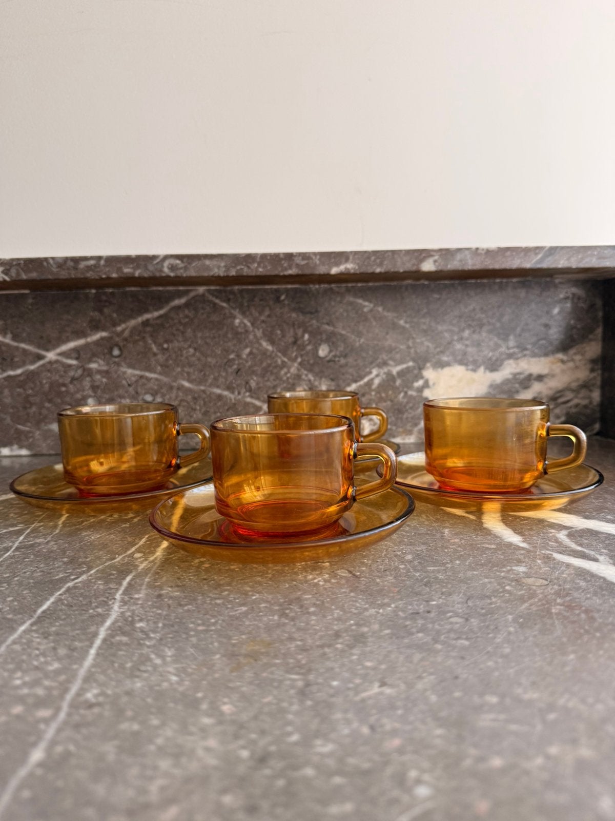 Vintage VERECO kopjes met schotels | amber glas | Frankrijkr, Glas of Glazen, Gebruikt, Overige merken, Vintage