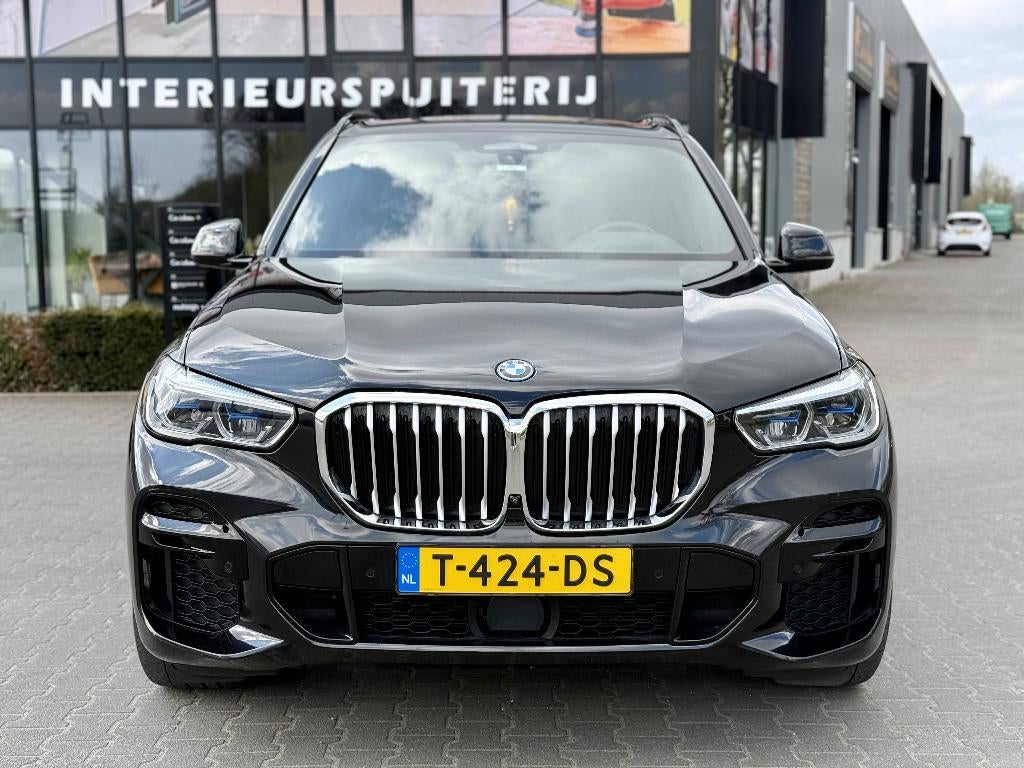 BMW X5 xDrive45e M-Sport, High Exec, Pano Laser, Full Option, Parkeerassistent, Zwart, 2410 kg, Vierwielaandrijving