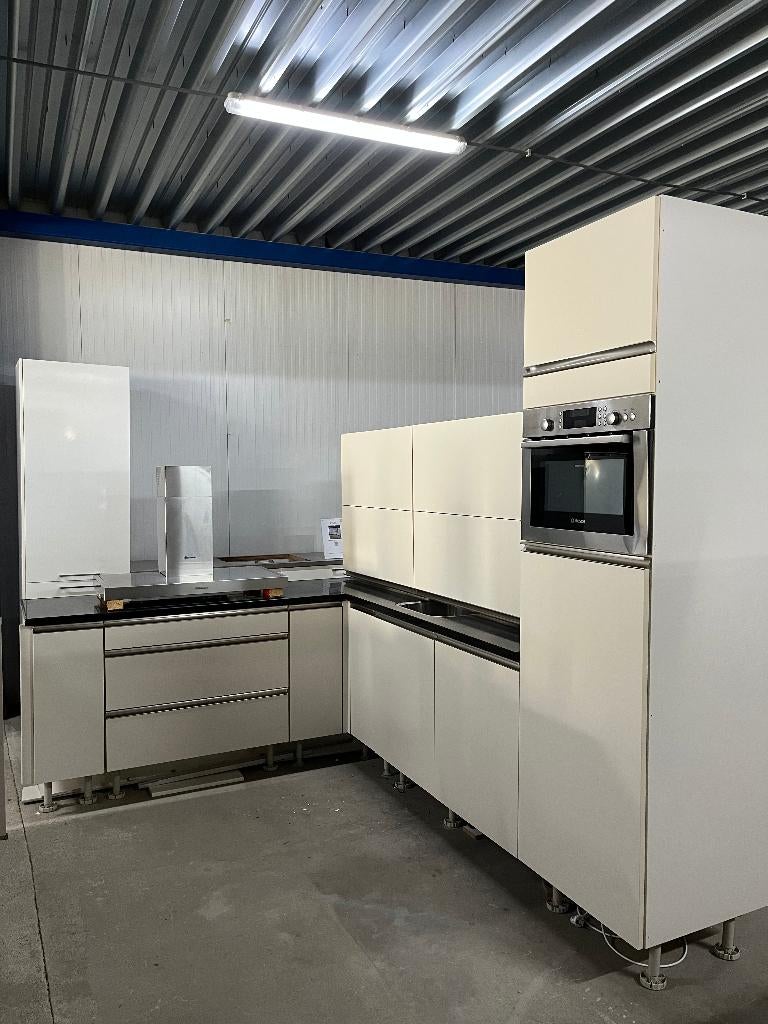 Keuken Compleet met APP 120Keukens op voorraad Nr. 2920, Ophalen of Verzenden, Zo goed als nieuw, Hoekkeuken, Met kookeiland