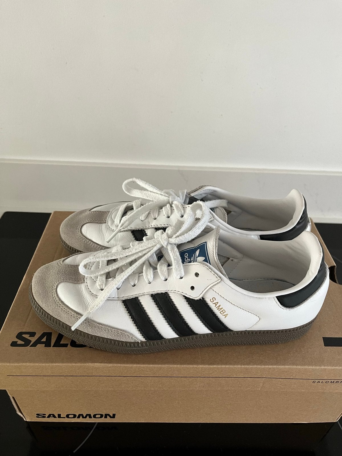 Adidas Samba OG 'White Black Gum' – Maat 41 1/3, Wit, Ophalen of Verzenden, Sneakers of Gympen, Gedragen