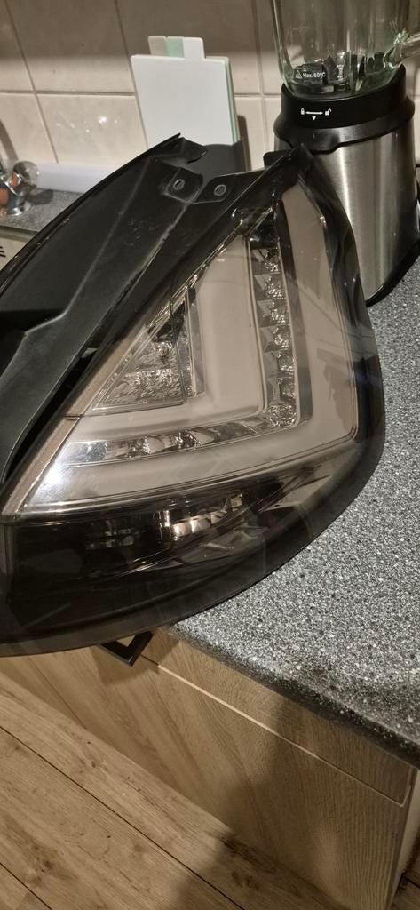 Te koop:
LED Bar achterlichten met een smoke (getint) uiterl, Ophalen of Verzenden