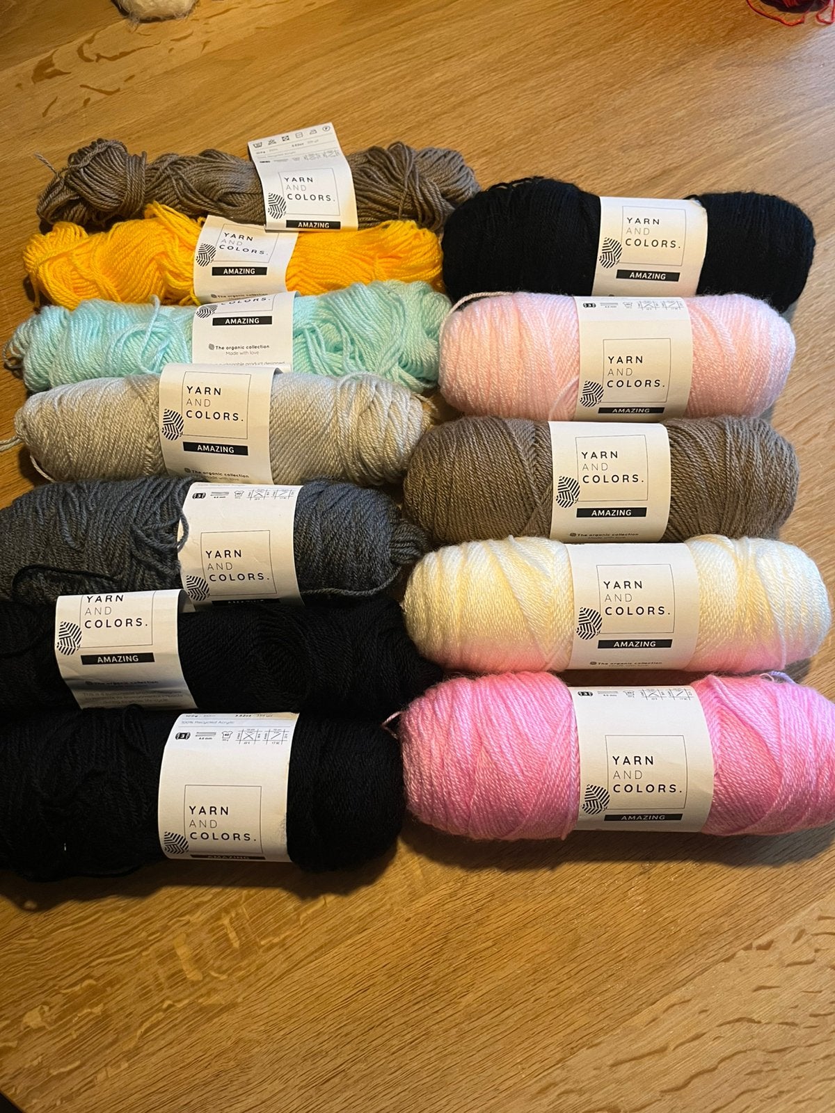 Yarn and colors amazing, Ophalen of Verzenden, Zo goed als nieuw, Breien of Haken, Wol of Garen