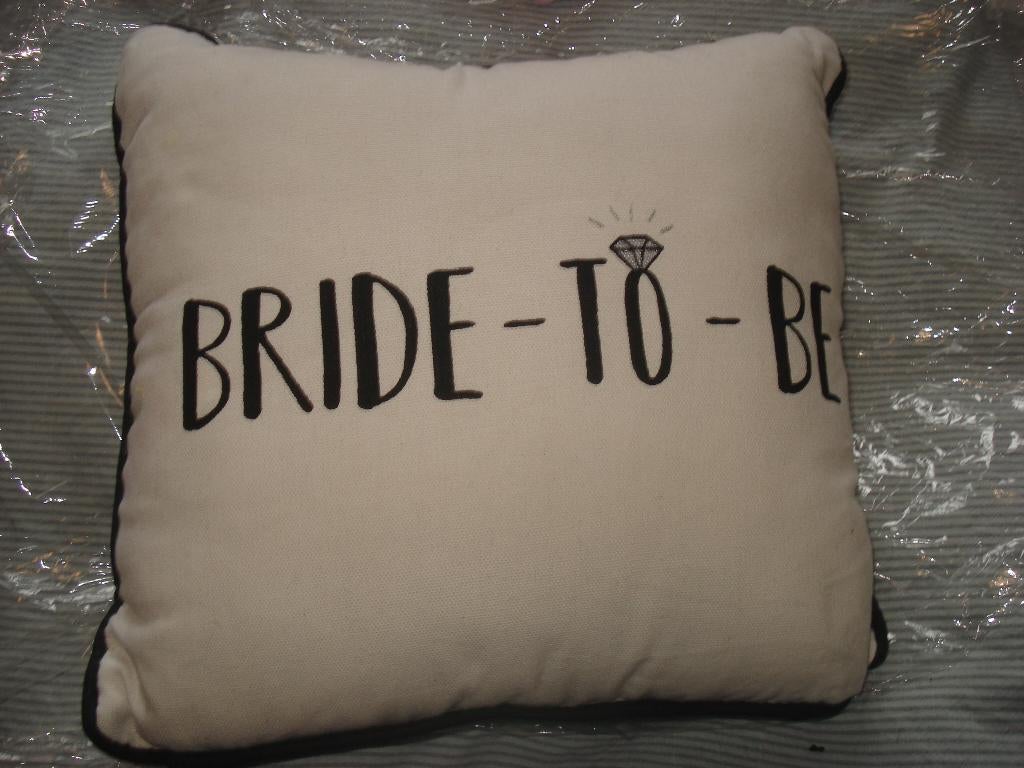 Sierkussentje Bride to be / Feyonce Nieuw, Ophalen of Verzenden, Nieuw, Accessoires
