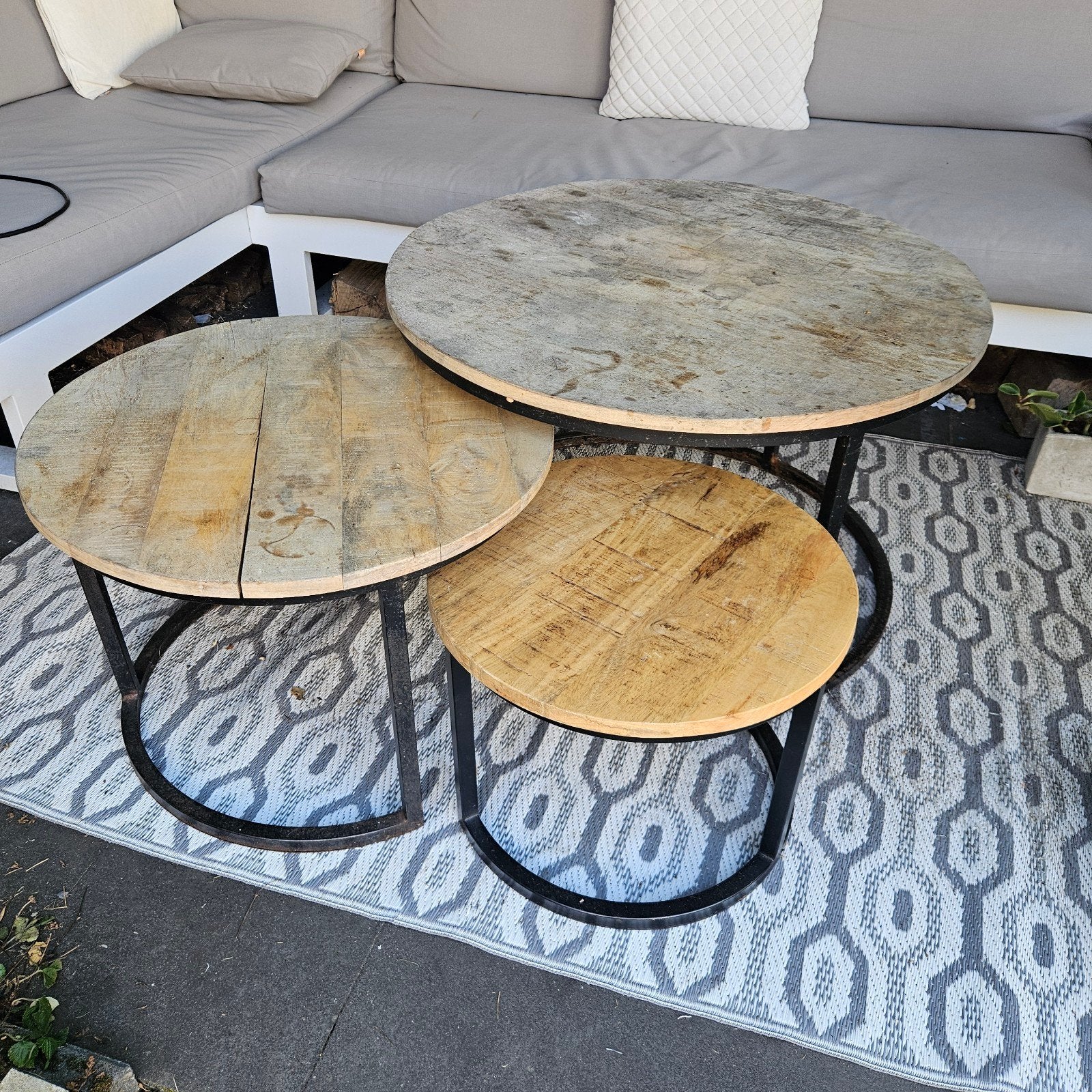 Gratis Bijzettafel, tafelsetje, 3 tafeltjes, Huis en Inrichting, Tafels | Salontafels, Ophalen, Rond, 50 tot 100 cm, 50 tot 100 cm