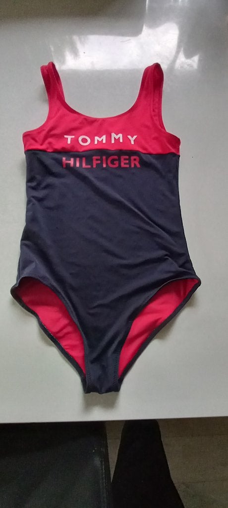 Tommy Hilfiger blauw/rood badpakje maat 140-152., Kinderen en Baby's, Gebruikt, Meisje, Ophalen of Verzenden, Tommy Hilfiger