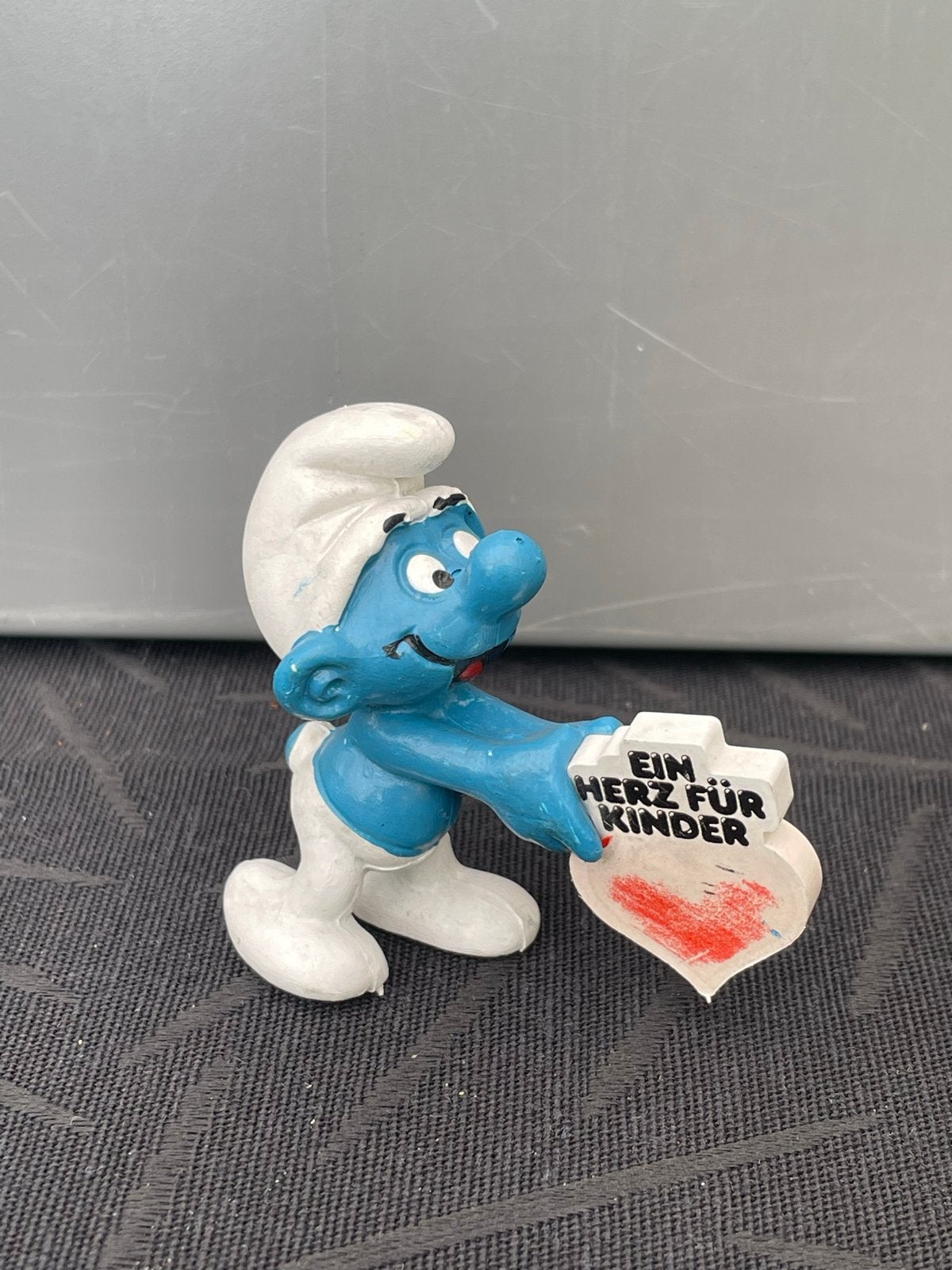 Smurf met hartje 'Ein Herz für Kinder' - Vintage, Ophalen of Verzenden, Gebruikt, Overige Smurfen, Poppetje, Figuurtje of Knuffel