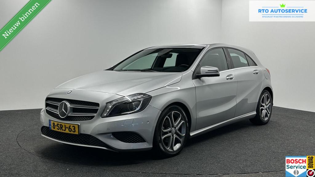 Mercedes A-klasse 180 Edition Navigatie LM LED., Voorwielaandrijving, Gebruikt, 4 cilinders, Met garantie (alle)