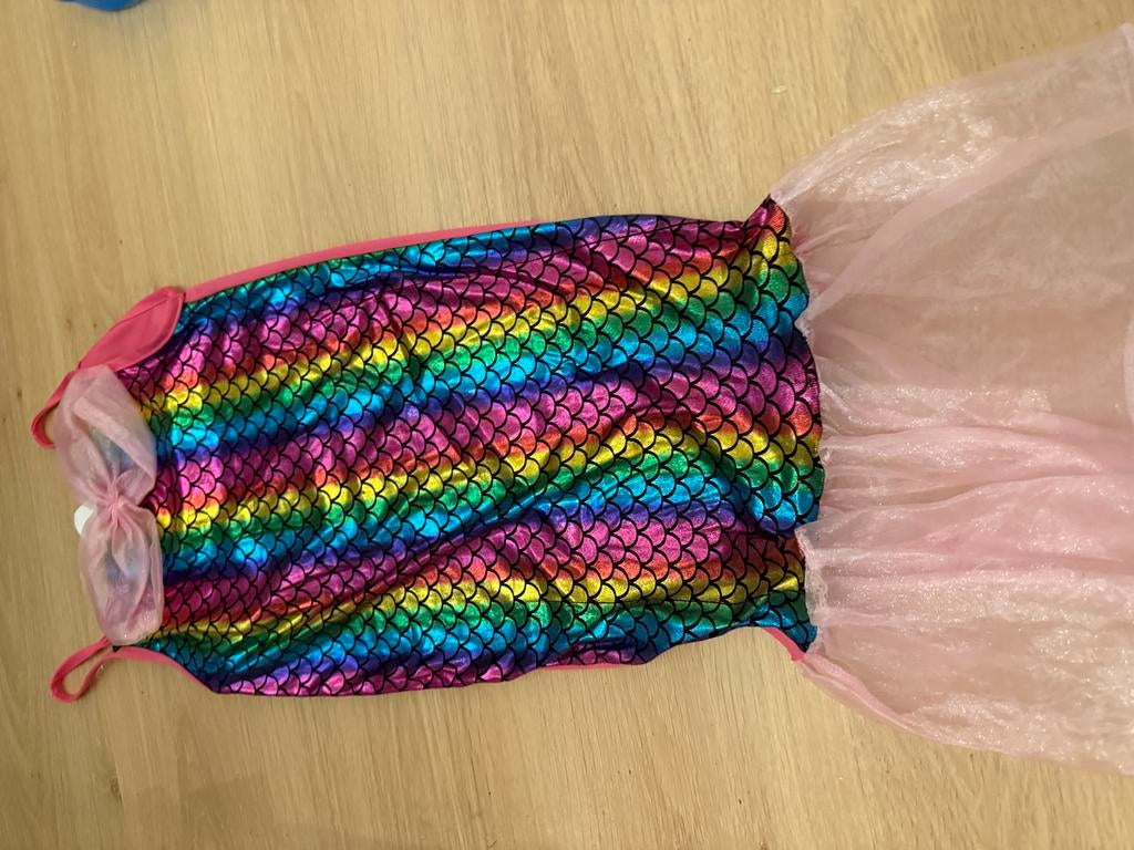 Leuke Zeemeerminjurk Verkleed mt 110/116- Regenboog Schubben, Ophalen of Verzenden, Gebruikt, 110 t/m 116, Meisje