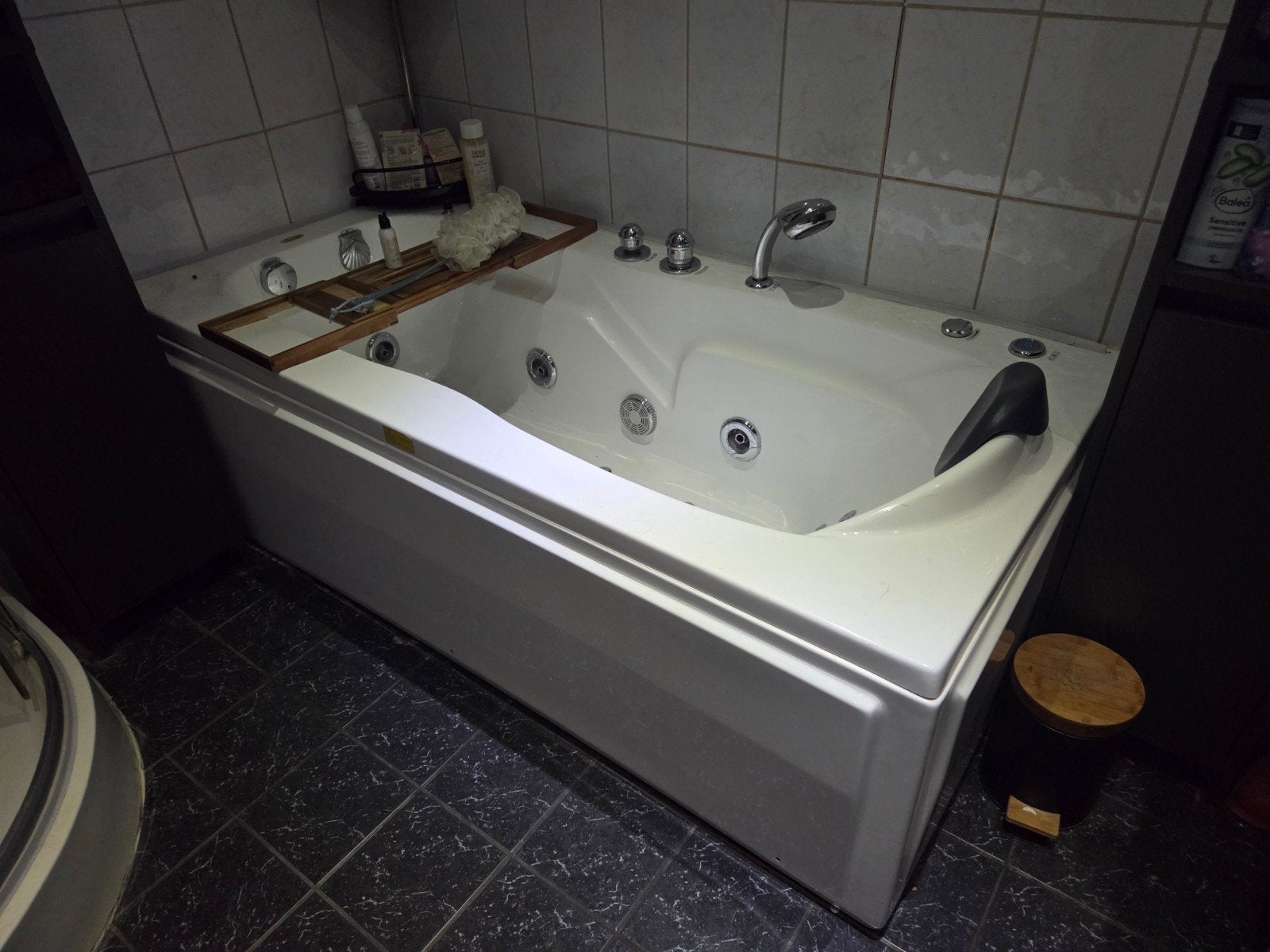 Whirlpool met massage jets, acupunctuur jets en verlichting, Ophalen, Gebruikt, Met bad