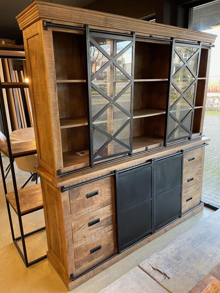 VOORRAAD LEEGVERKOOP BUFFETKAST MANGO CHEFMEUBEL 1095 LAATST, Bruin, Nieuw, Ophalen of Verzenden, Modern