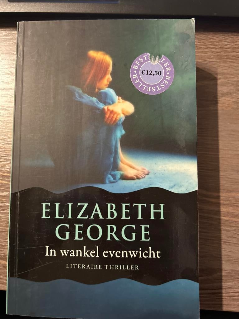 Elizabeth George - In wankel evenwicht (Lynley), Ophalen of Verzenden, Gelezen, Nederland