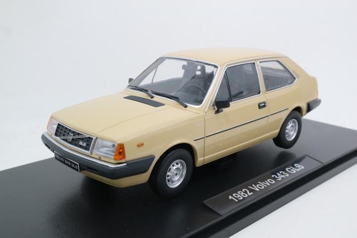 1:18  Volvo 343 GLS 1982  -  Triple 9, Overige merken, Auto, Triple 9, Info@bram-modelcars.nl
