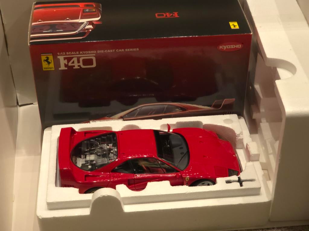 Kyosho Ferrari F40 1:12 "First Edition", Hobby en Vrije tijd, Modelauto's | 1:18, Ophalen of Verzenden, Zo goed als nieuw, Auto