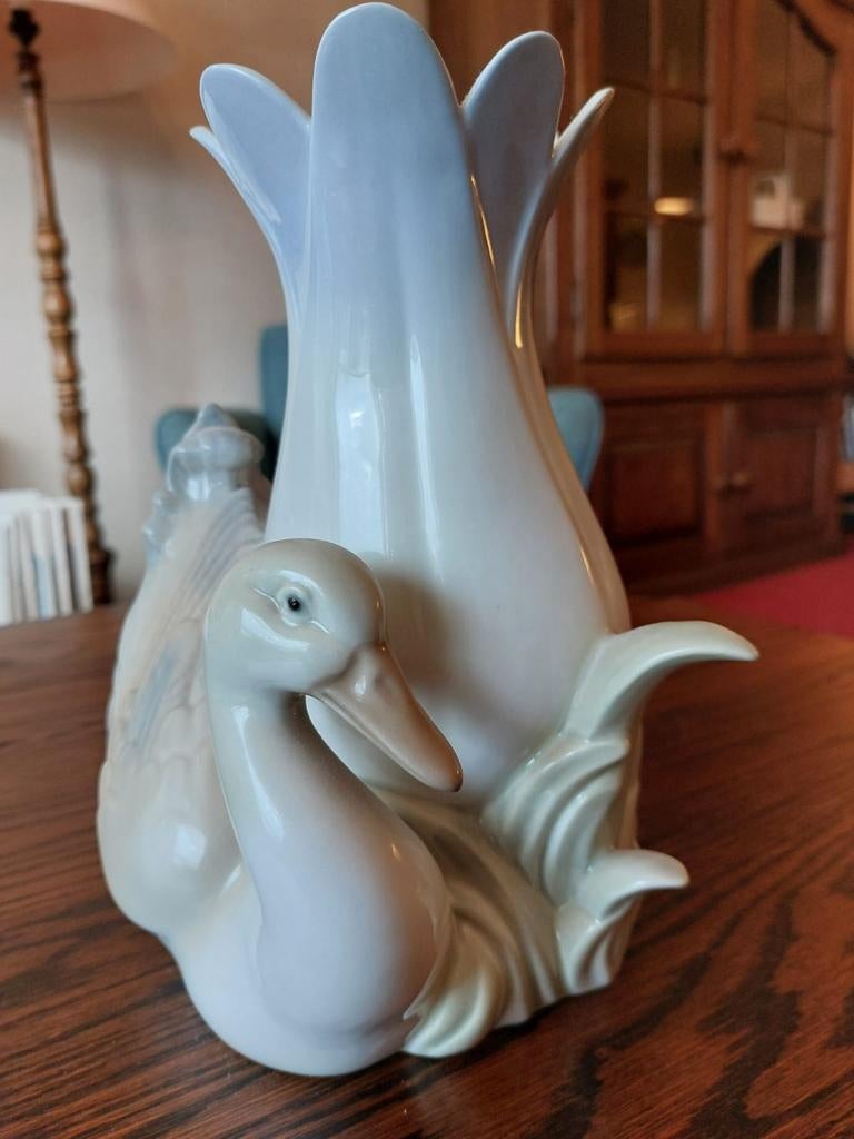 Bijzonder sierlijke vaas en/of beeld van een sierlijke eend, Antiek en Kunst, Ophalen of Verzenden