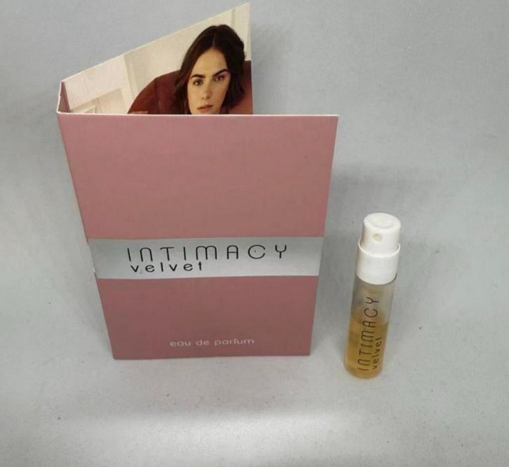 Parfum proefje Intimacy Velvet 1,2 ml eau de parfum, Sieraden, Tassen en Uiterlijk, Uiterlijk | Parfum, Ophalen of Verzenden, Nieuw