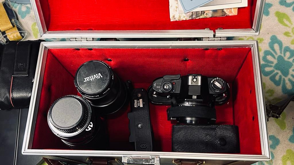 Nikon EM met flitser, motordrive en objectieven, Audio, Tv en Foto, Fotocamera's Analoog, Ophalen of Verzenden, Gebruikt, Spiegelreflex