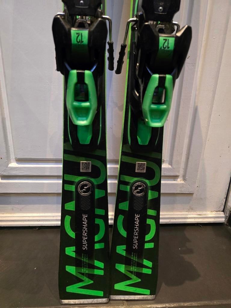 149cm 24/25  HEAD SUPERSHAPE E-MAGNUM WORLDCUP SW NP1000€, 140 tot 160 cm, Ophalen of Verzenden, Zo goed als nieuw, Carve