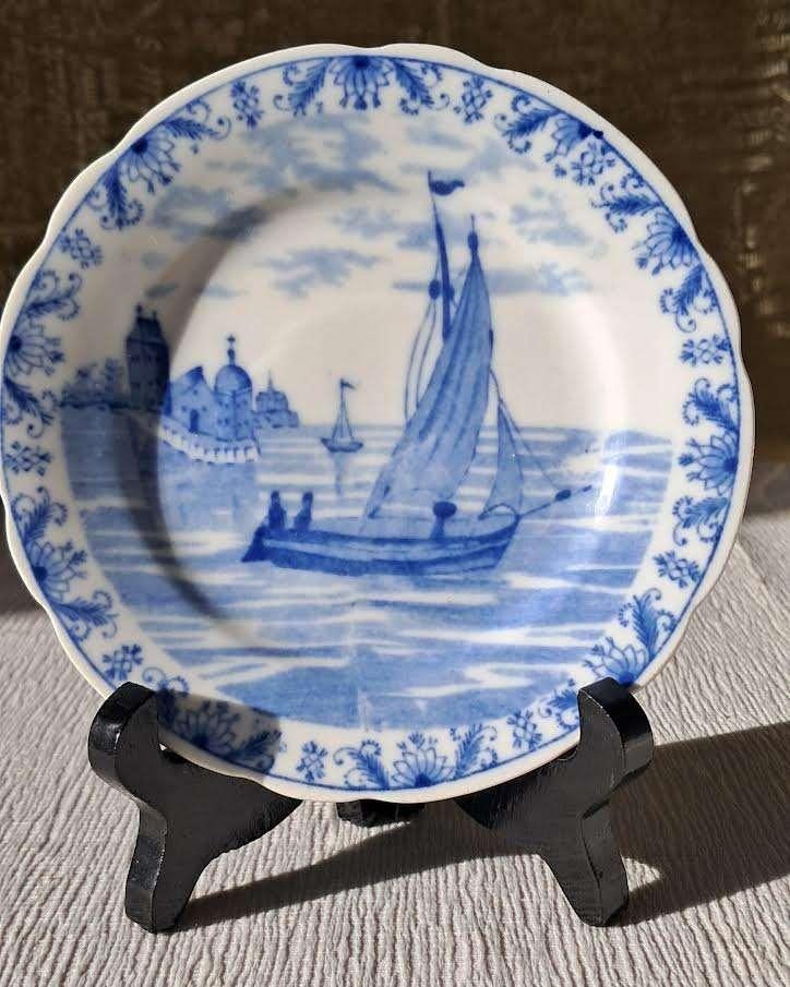 Louis Regout Zwiebelmuster bordje, Antiek en Kunst, Antiek | Servies los, Ophalen of Verzenden