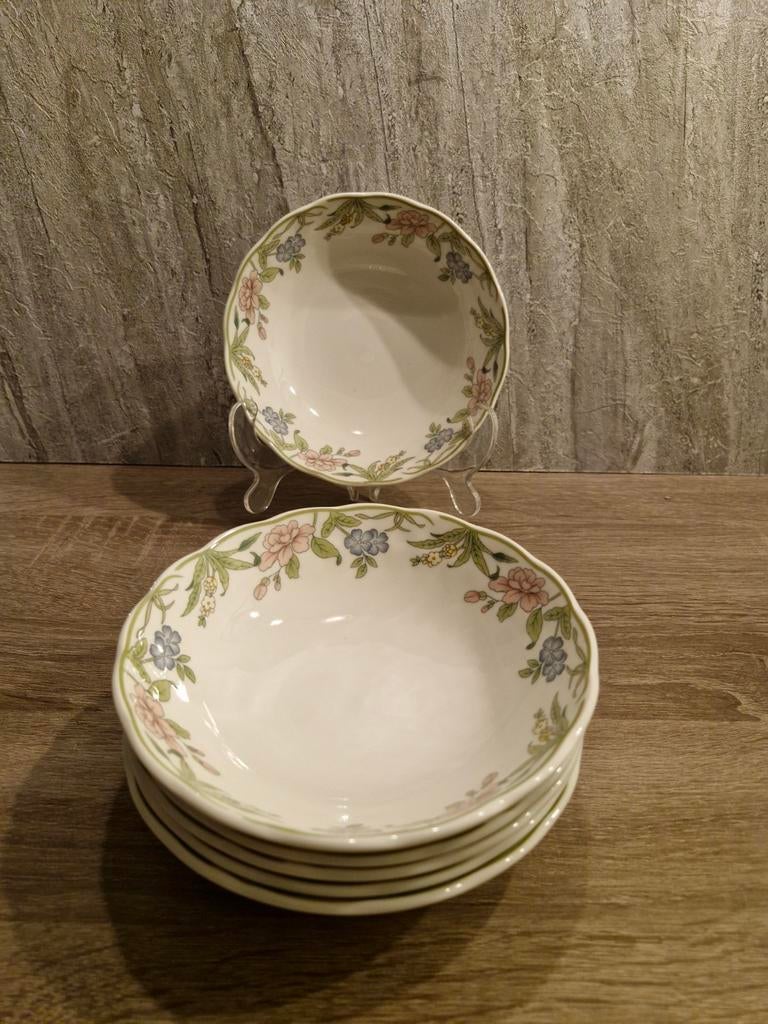 Royal Doulton Sudbury Salade Schalen (6x), Ophalen of Verzenden, Overige stijlen, Porselein, Schaal of Schalen