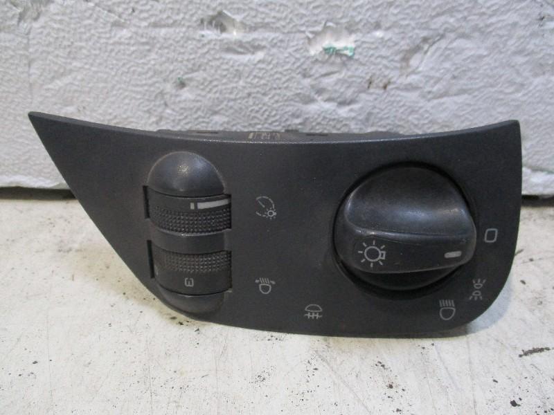 Lichtschakelaar Volkswagen Polo III (6N1) 1996 6n1941531m, Gebruikt, Volkswagen, Volkswagen AG, Kundenbetreuung@volkswagen.de
