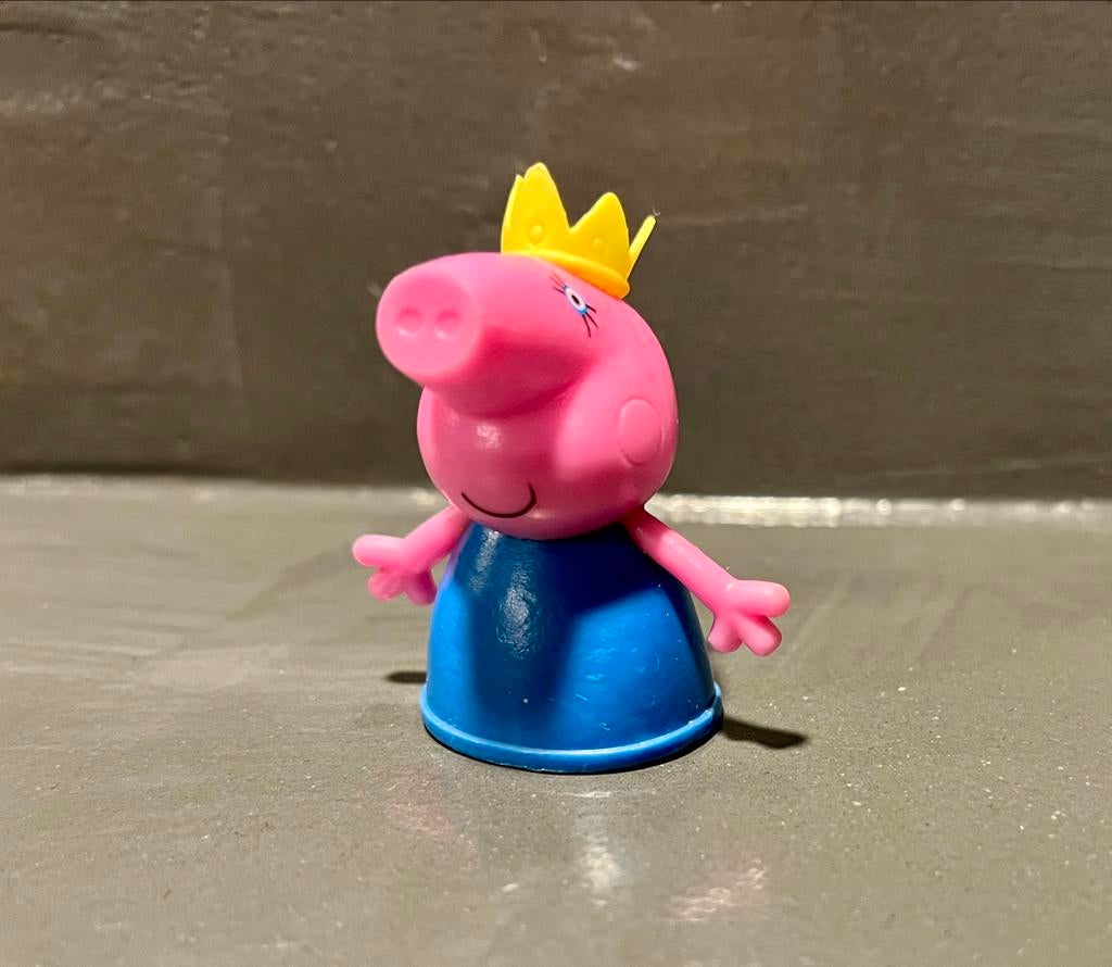 Peppa Pig speelfiguur met kroon - 5 cm, Verzamelen, Poppetjes en Figuurtjes, Ophalen of Verzenden, Zo goed als nieuw