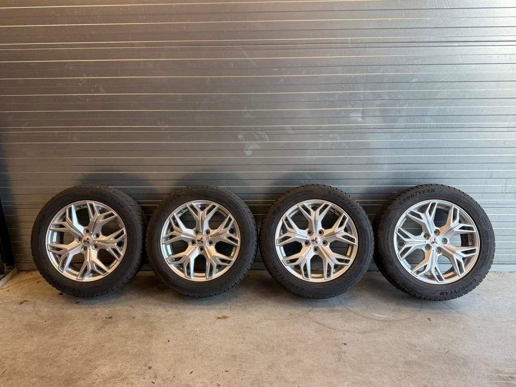 18” Lichtmetaal Mitsubishi Eclipse Cross Goodyear 225/55/18, Auto-onderdelen, Banden en Velgen, Ophalen, 18 inch, Gebruikt, Banden en Velgen
