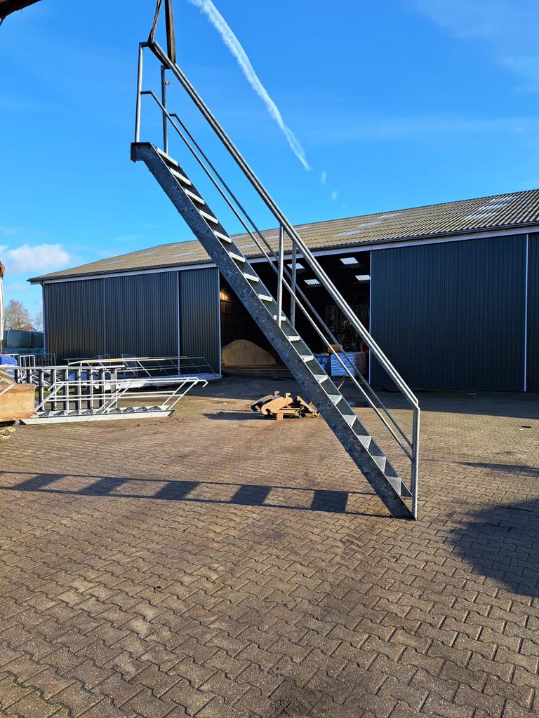 trap trappen bordes en steektrap geg. Van 2 tot 10 m hoog, Doe-het-zelf en Verbouw, Zo goed als nieuw, Trap