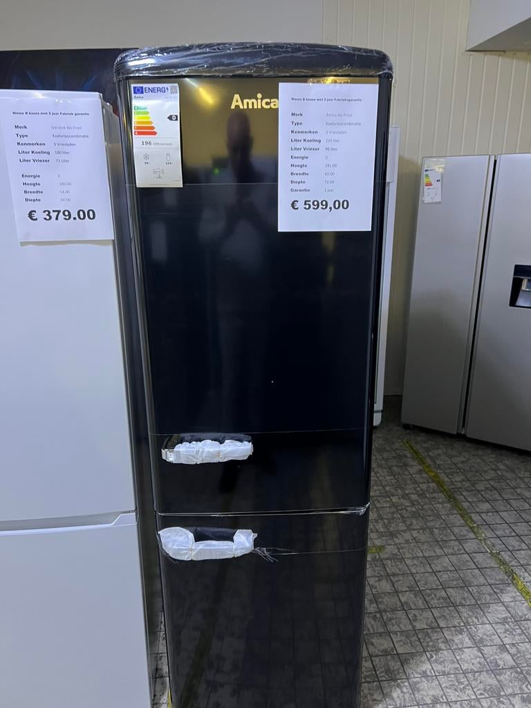 Retro koelvriescombinatie no frost zwart, Amica, 200 liter of meer, Met aparte vriezer, Nieuw