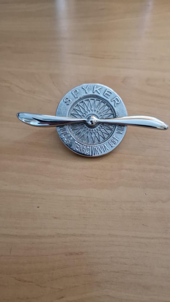 Origineel motorkap-embleem van Spyker, Ophalen, Nieuw