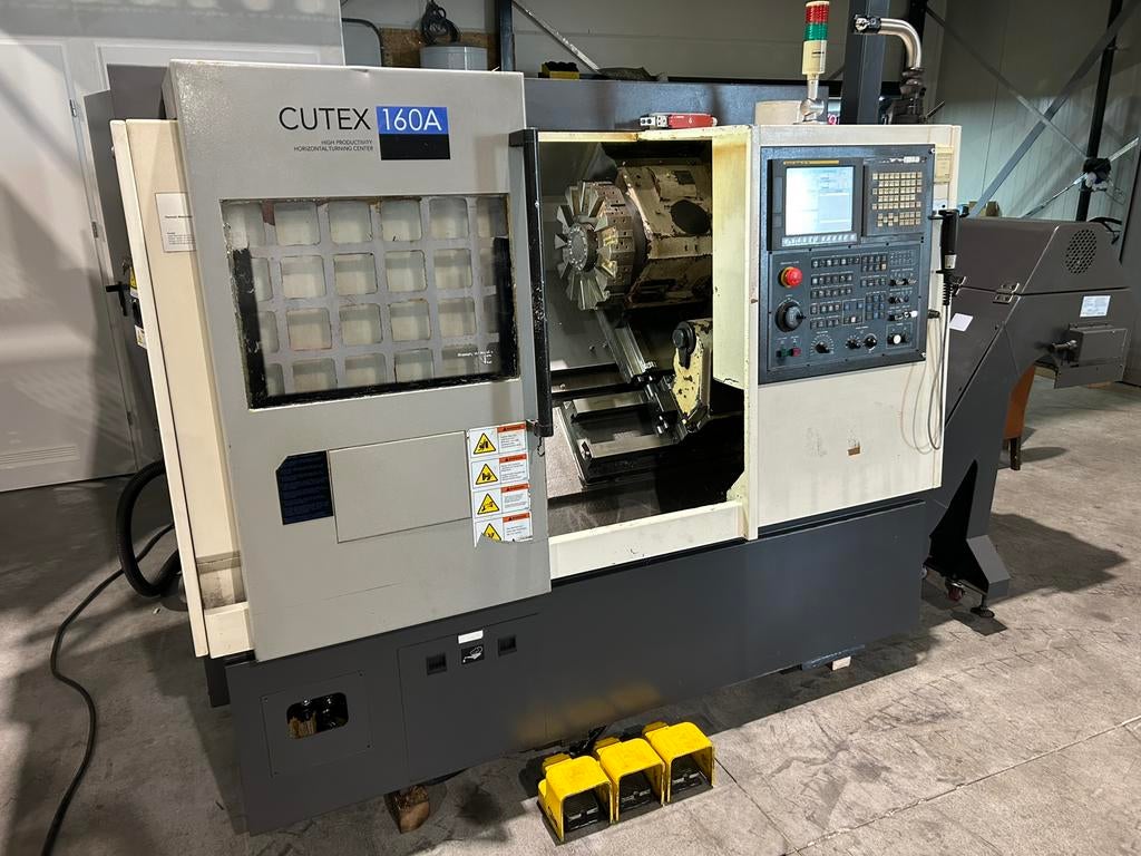 Hwacheon CUTEX-160A CNC Draaibank WEINIG UREN!!!, Doe-het-zelf en Verbouw, Ophalen, Gebruikt, Metaaldraaibank, Minder dan 500 mm