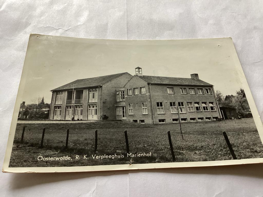 Oosterwolde Verpleeghuis Marienhof - Oude Ansichtkaart, Verzamelen, Ansichtkaarten | Nederland, Gelopen, Friesland, 1940 tot 1960