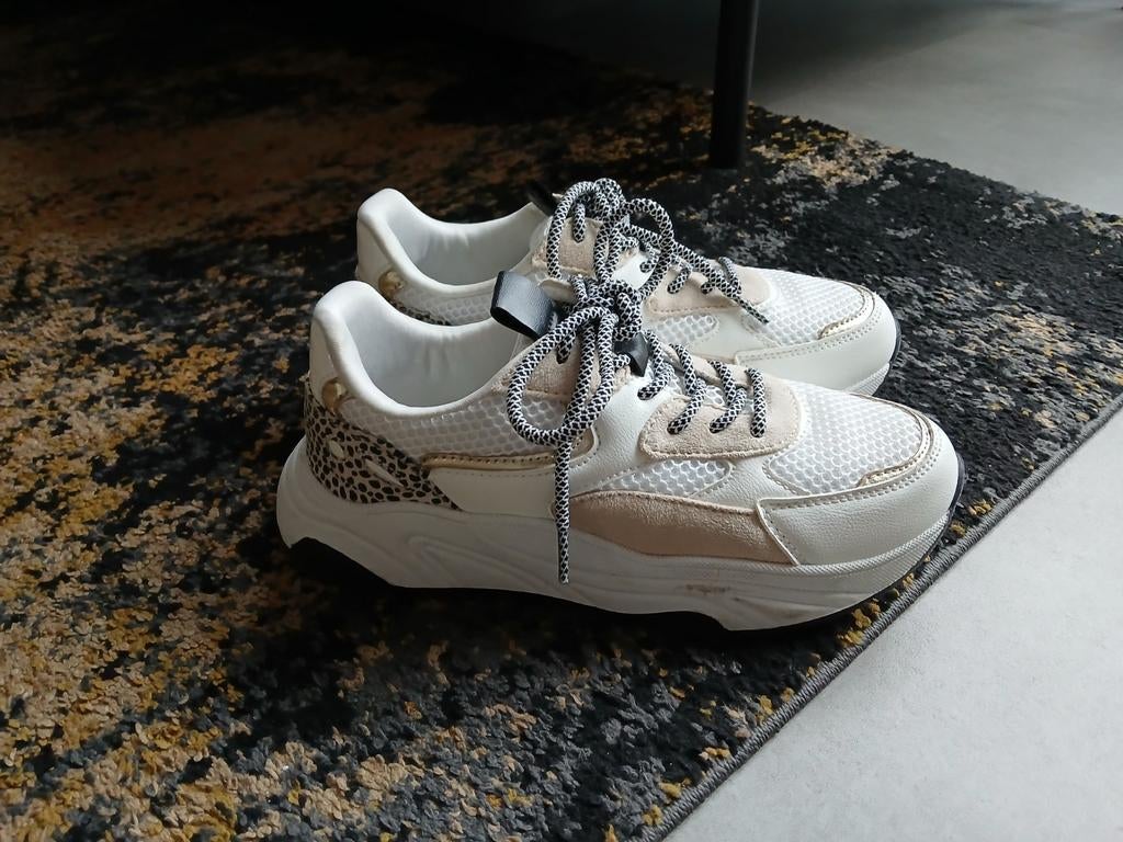 Witte sneakers maat 37, Kleding | Dames, Ophalen of Verzenden, Zo goed als nieuw, Sneakers of Gympen