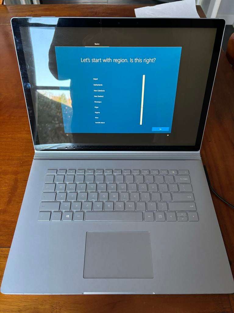 Microsoft Surface Book 2 - Goed Onderhouden, Computers en Software, Windows Laptops, Zo goed als nieuw, 13 inch, SSD, 2 tot 3 Ghz