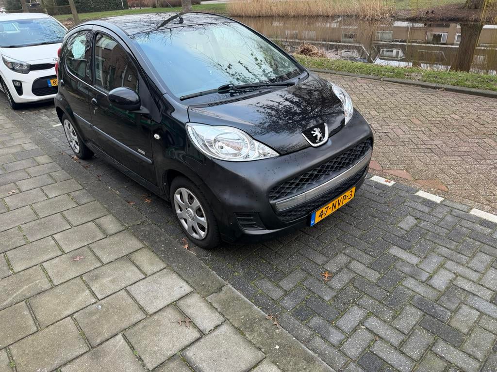Peugeot 107 1.0 12V 5DR 2010 Zwart, Auto's, Peugeot, Particulier, Benzine, A, Hatchback, Handgeschakeld, Origineel Nederlands
