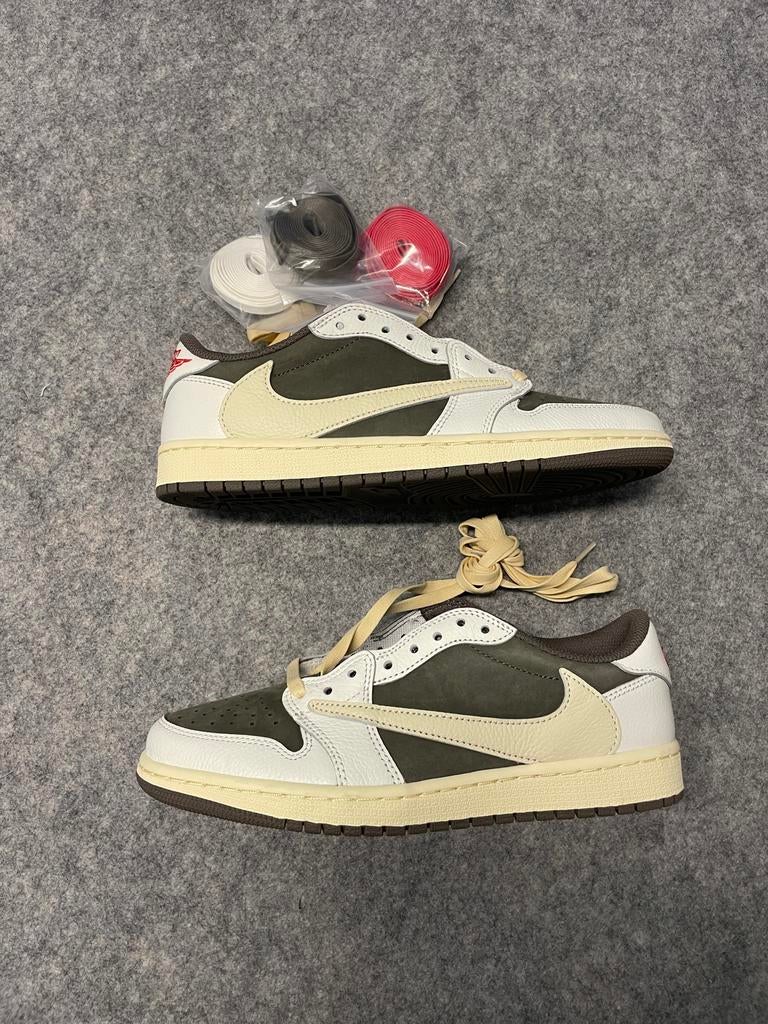 Air Jordan 1 Low Travis Scott Reverse Mocha - Maat 41, Bruin, Onbekend, Nieuw, Ophalen of Verzenden