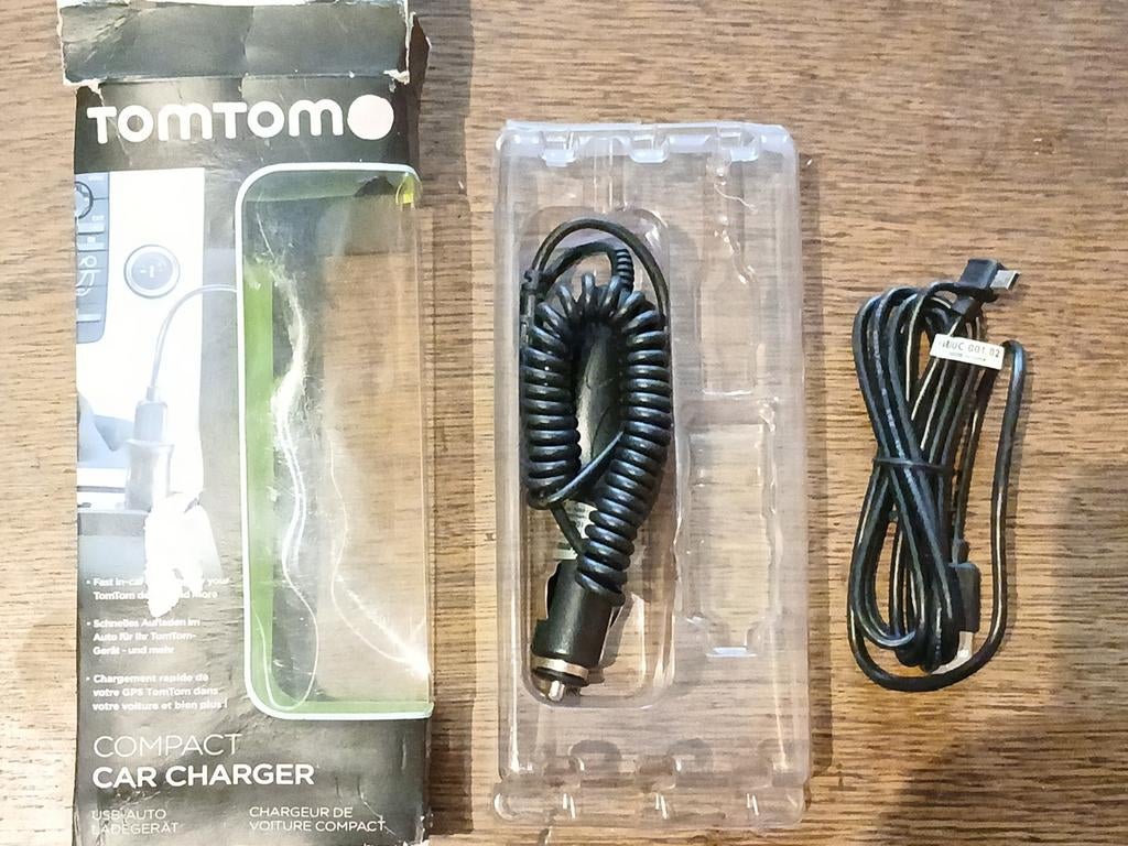 COMPACT CAR CHARGER USB-AUTOLADEGERÄT .TOM TOM E.D., Ophalen of Verzenden, Nieuw