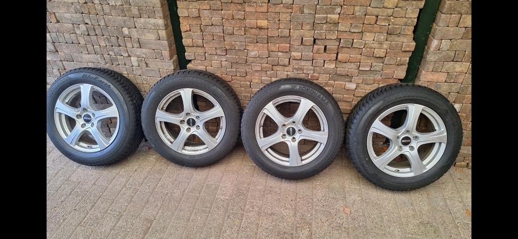 Winterbanden met licht metalen velgen  215/60 R17, Ophalen of Verzenden, Gebruikt