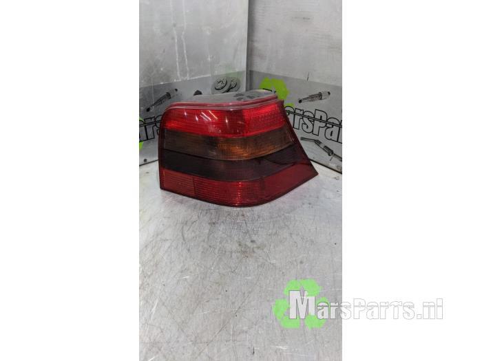 Achterlicht rechts van een Volkswagen Golf, Gebruikt, -, -, Ophalen of Verzenden