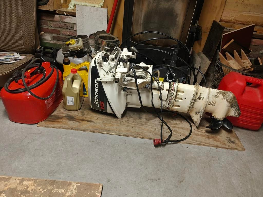Johnson 15pk Buitenboordmotor inc. Gashendel, Ophalen, 10 tot 30 pk, Gebruikt, Elektrische start