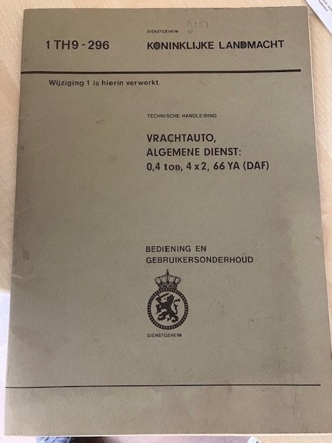 Boeken legervoertuigen/wapens ex NL leger oa Nekaf, YA, Laro, Ophalen of Verzenden, Landmacht, Nederland, Boek of Tijdschrift